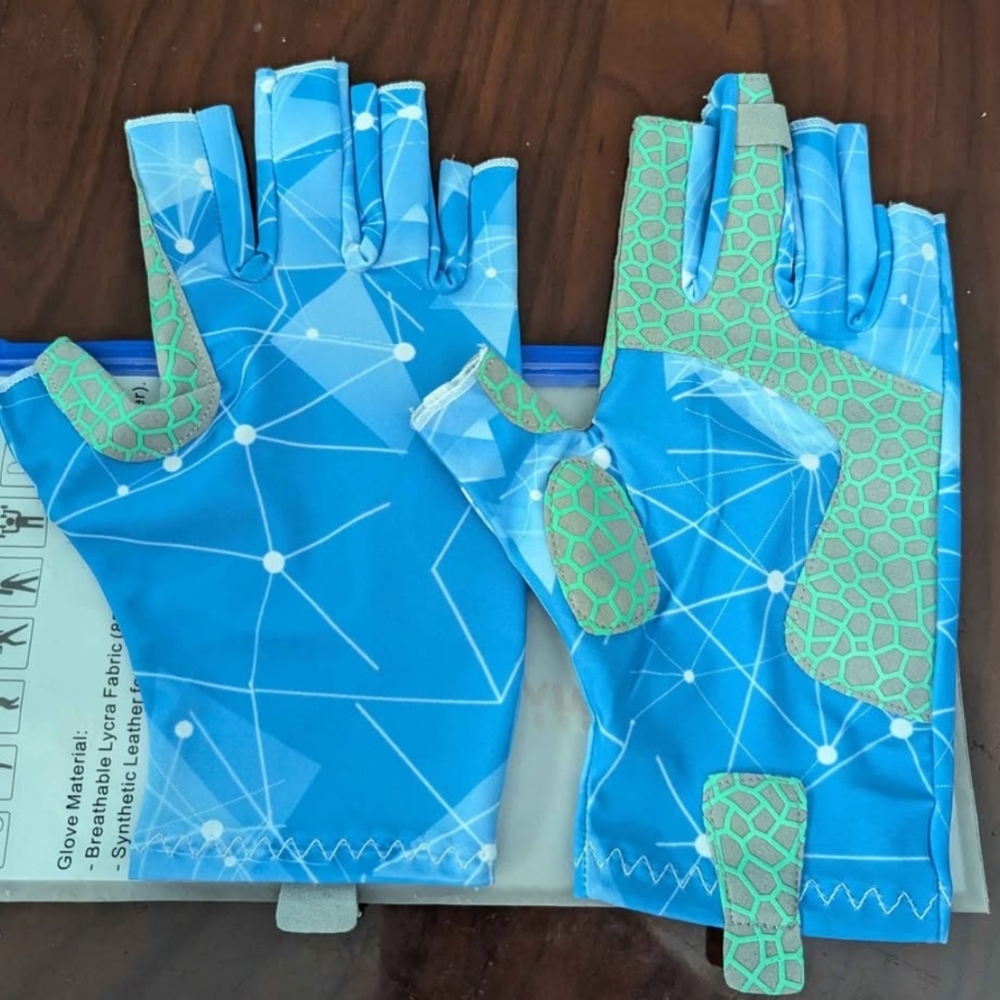 Brand New Premium Quality Gloves With Strong Grips For Fishing, Cycling, Hiking